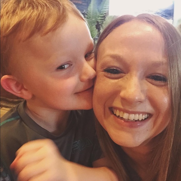 Meet Your Posher! - Picture 5 of 8